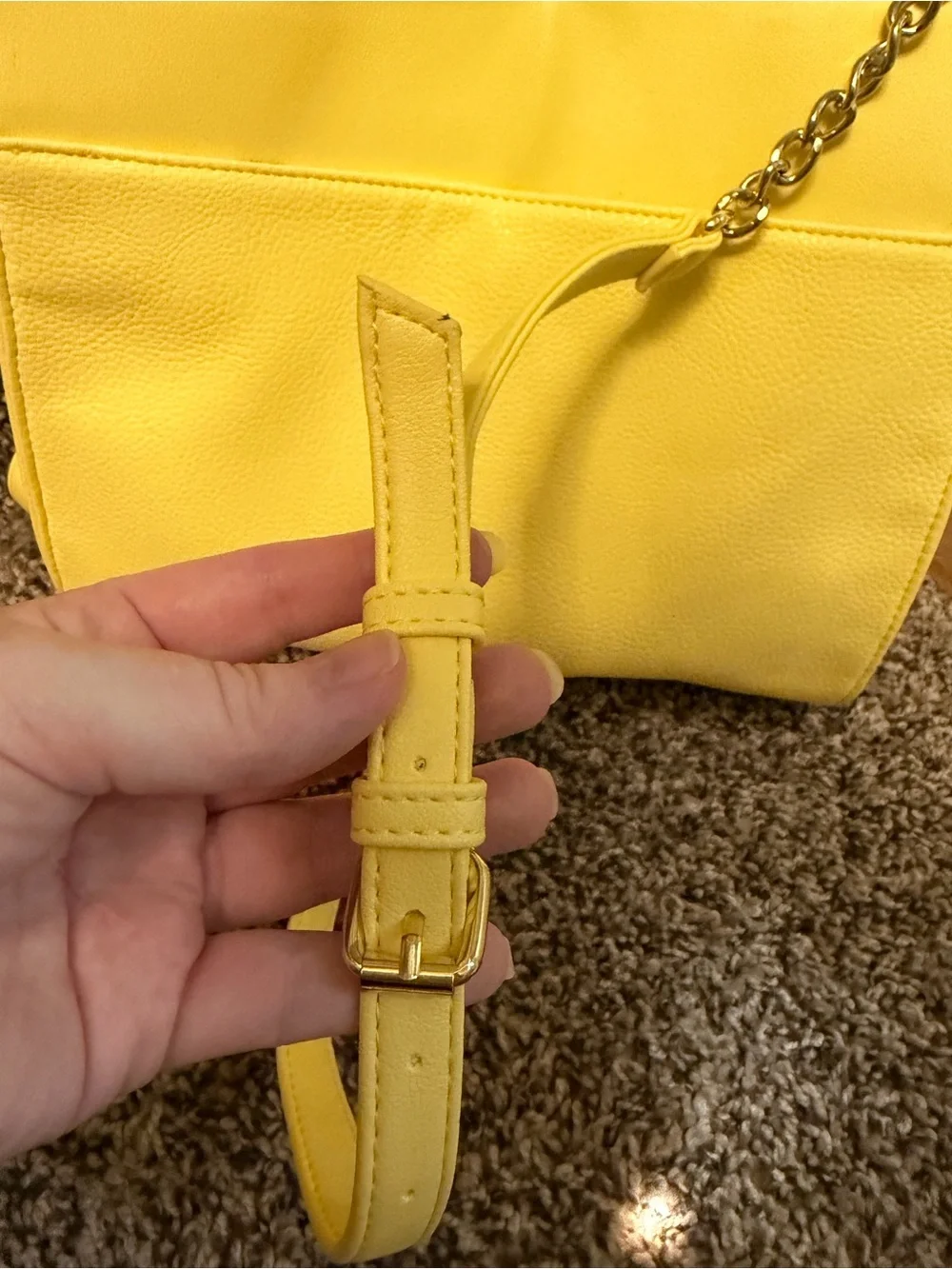 Juicy Couture closure type